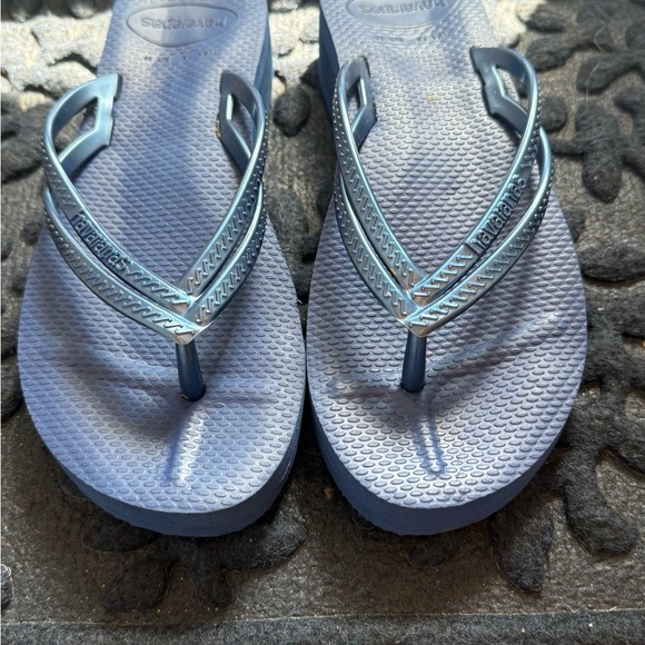 Havaianas Women's Metallic Blue Sandals - Picture 1 of 3
